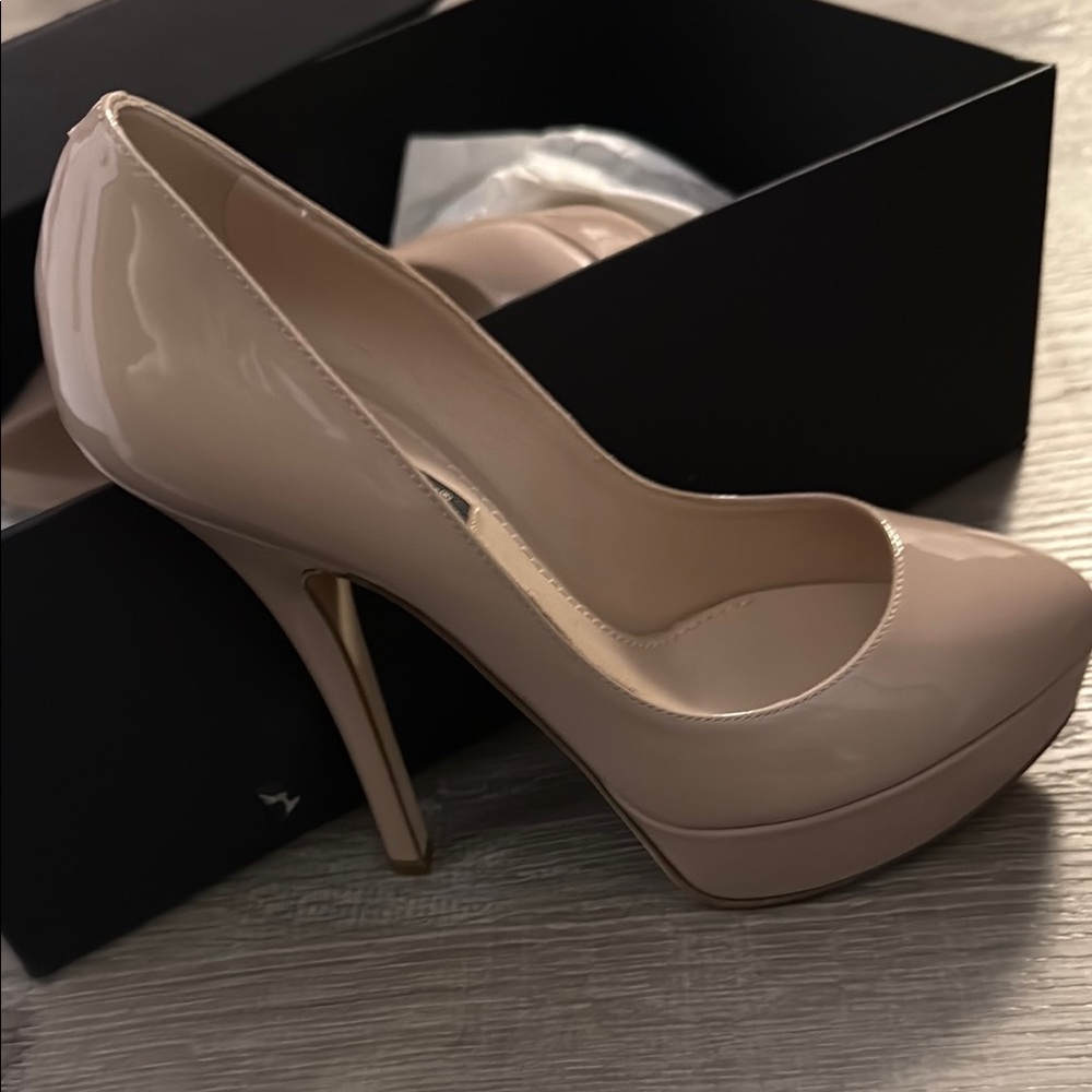 DOLCE & GABBANA  Nude High Heel Pumps